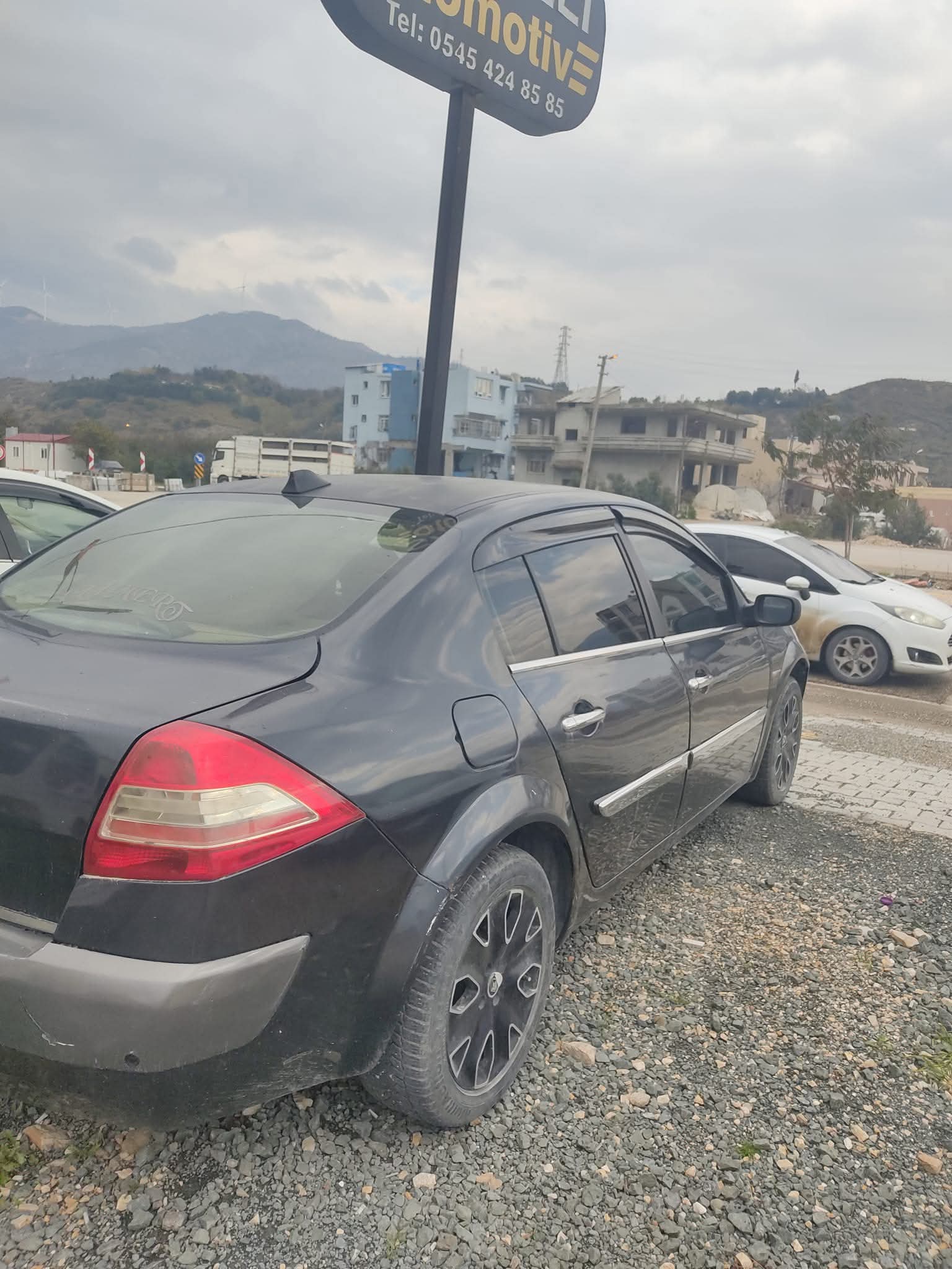 Renault Megane - Resim 2