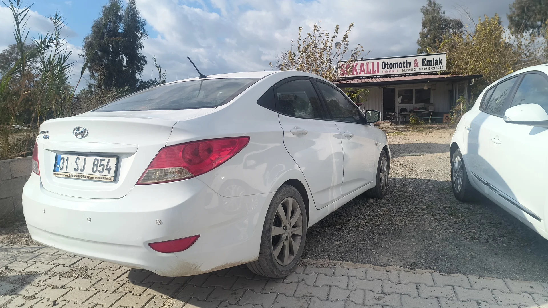 Hyundai Accent - Resim 3